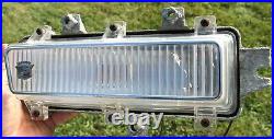 1968 Cadillac Deville DRIVERS LEFT FRONT FENDER MARKER LIGHT OEM GM 5960169