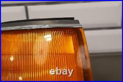 1991-1997 Toyota Land Cruiser Front Right RH Corner Marker Light (Fender Mount)