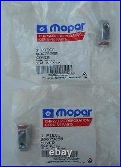 A pair of NOS Mopar 1973-79 fender turn signal chrome cover with lenses 3679255